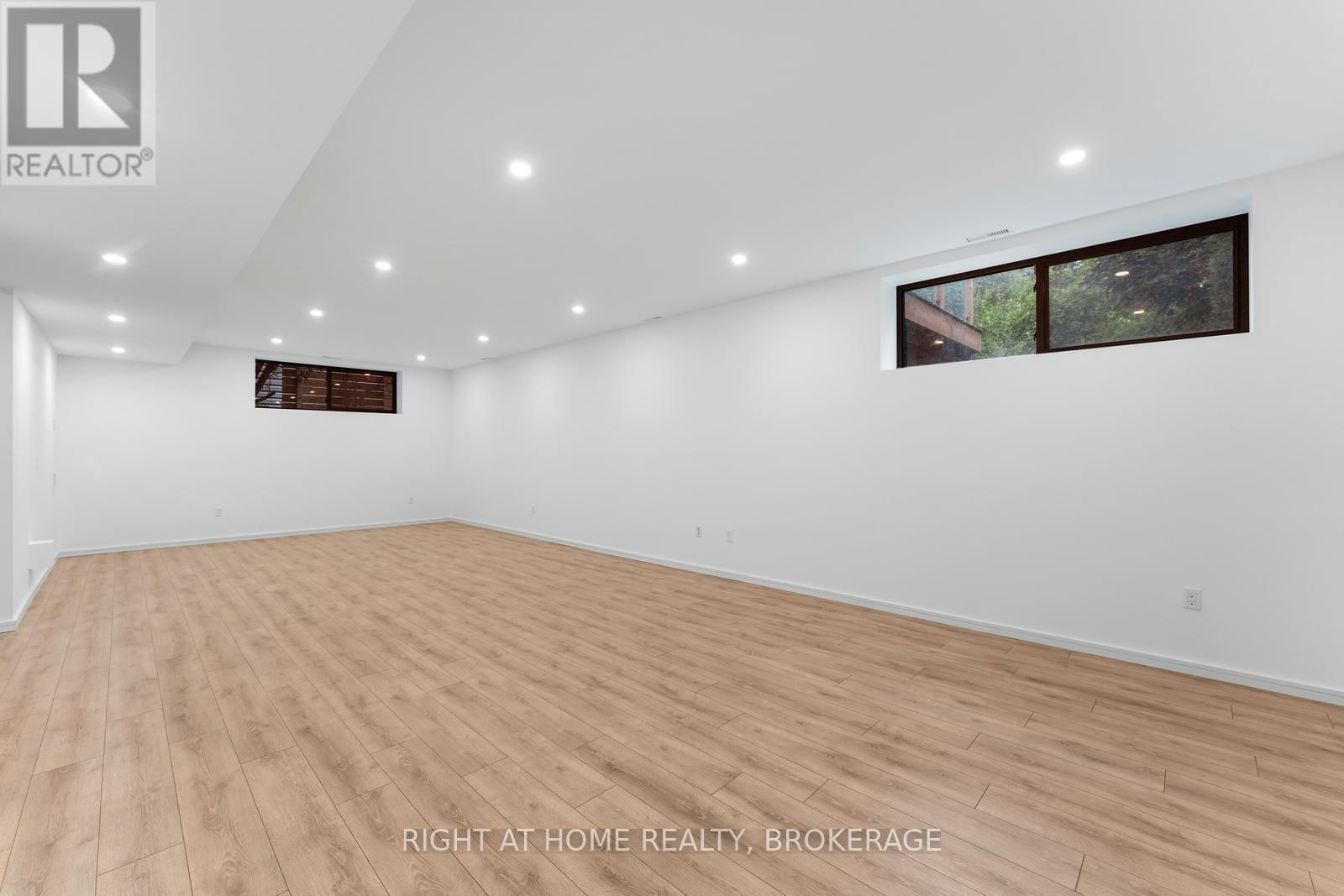 14 MAPLE STREET Image 38