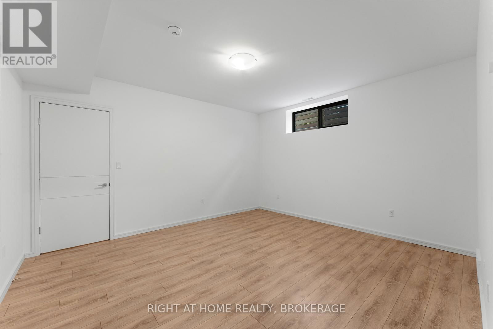 14 MAPLE STREET Image 39