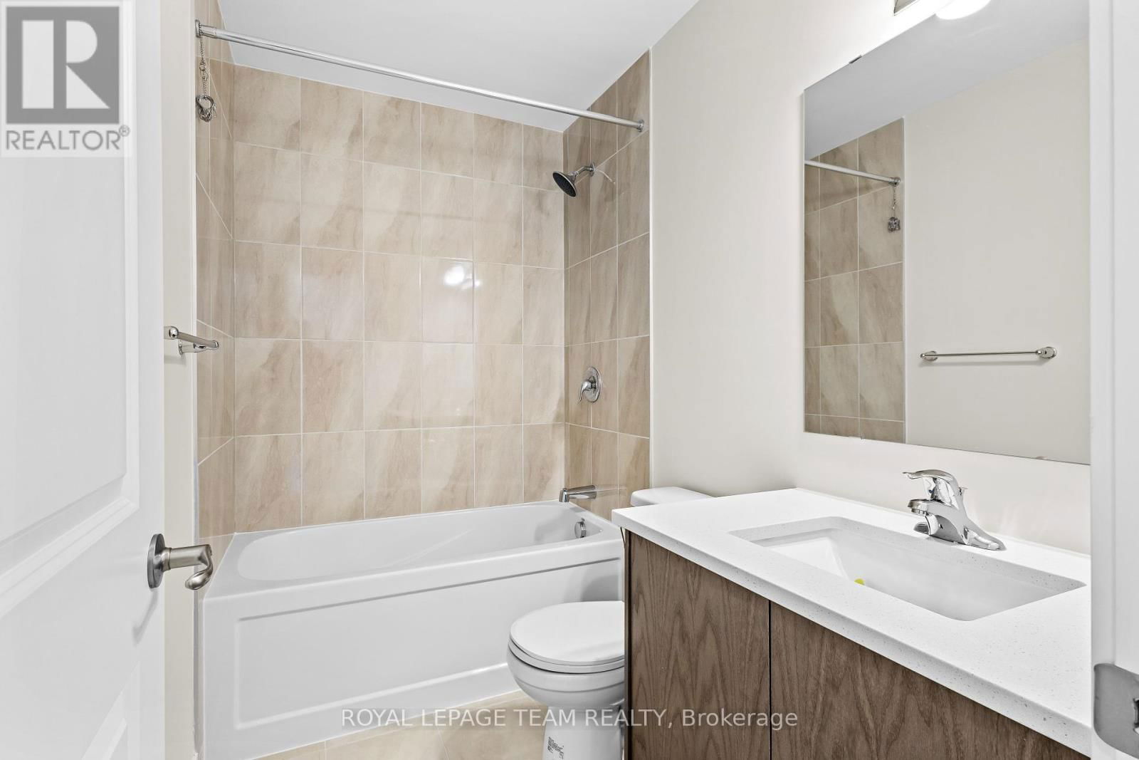 712 PARNIAN PRIVATE Image 17