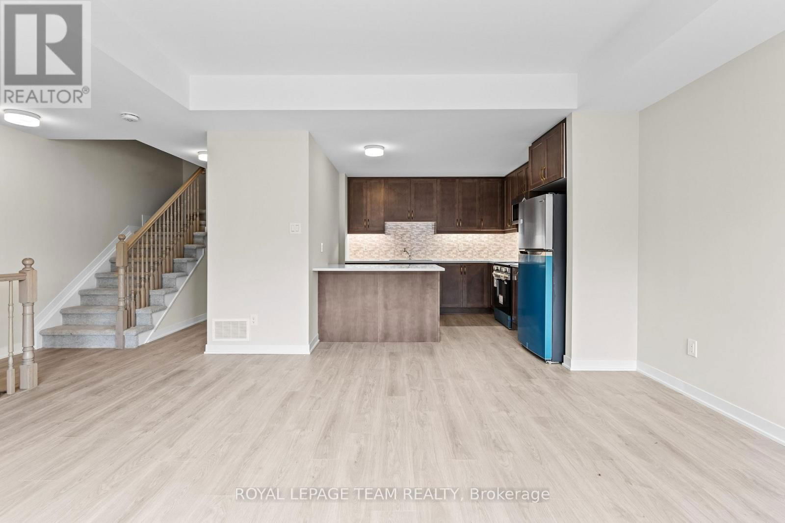 712 PARNIAN PRIVATE Image 5