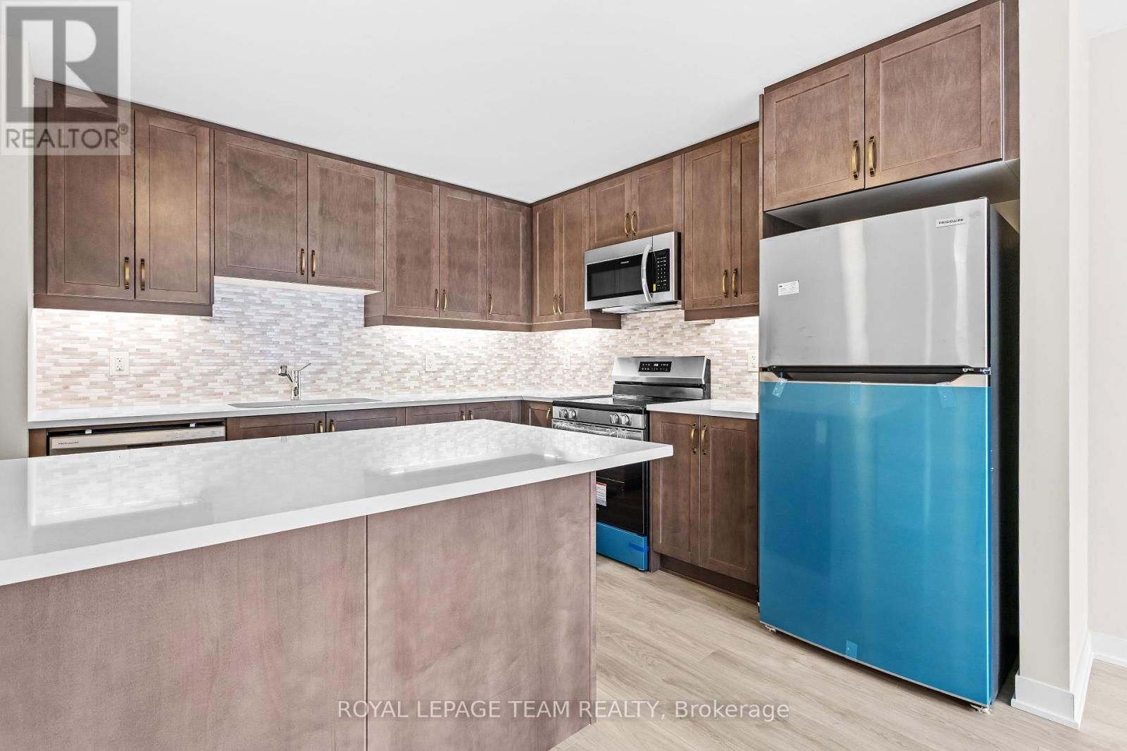 712 PARNIAN PRIVATE Image 6
