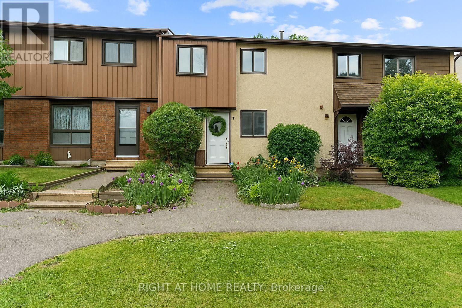 12B LARKSHIRE LANE Image 1