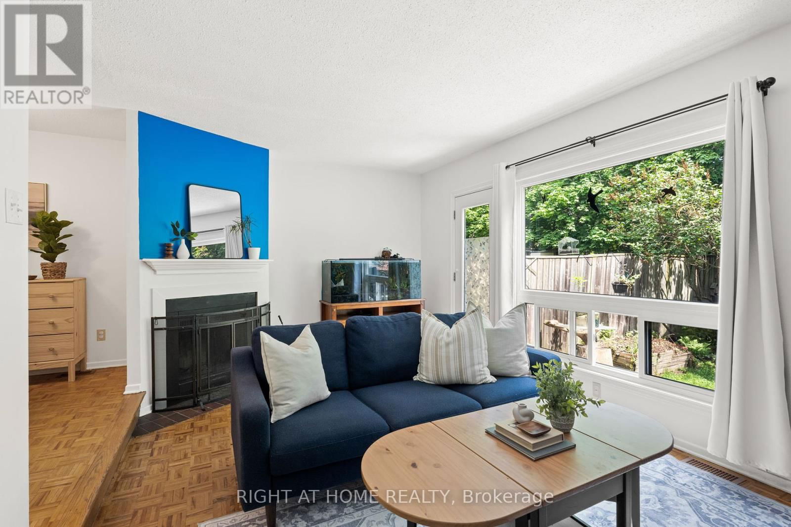 12B LARKSHIRE LANE Image 12