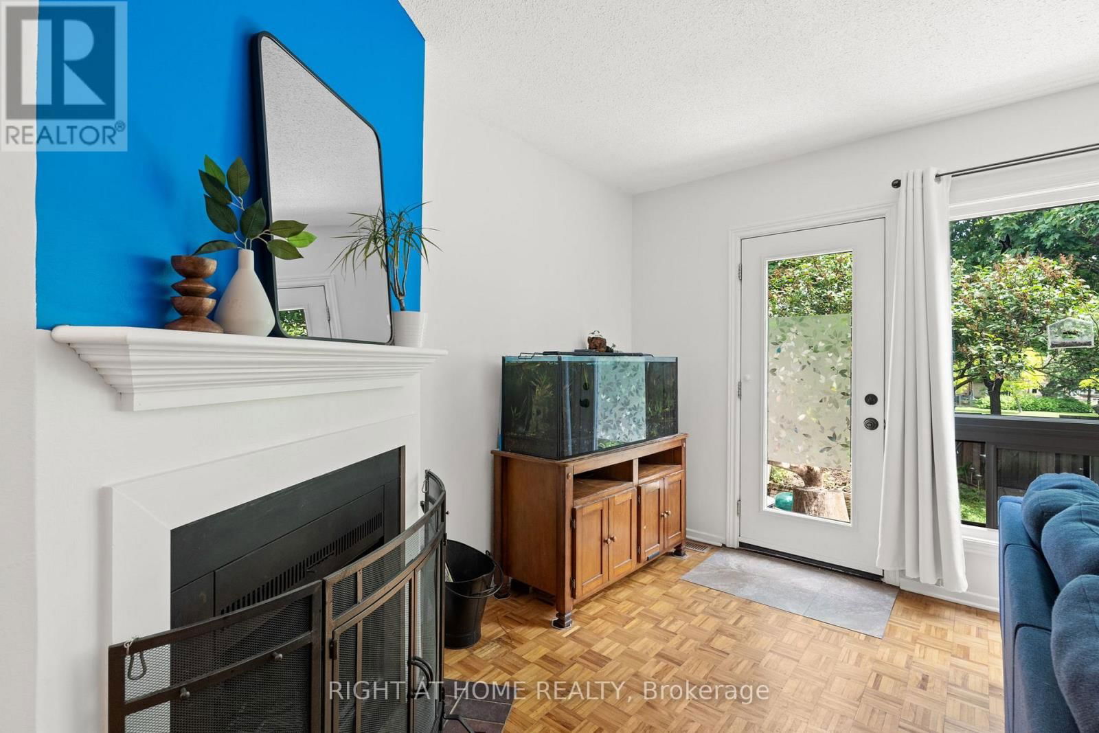 12B LARKSHIRE LANE Image 13
