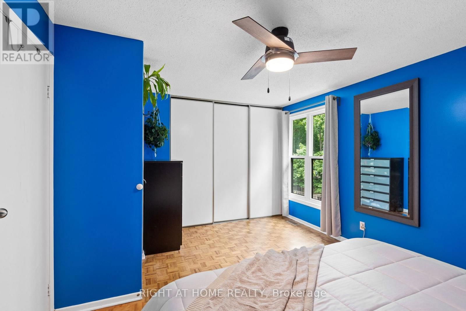 12B LARKSHIRE LANE Image 17