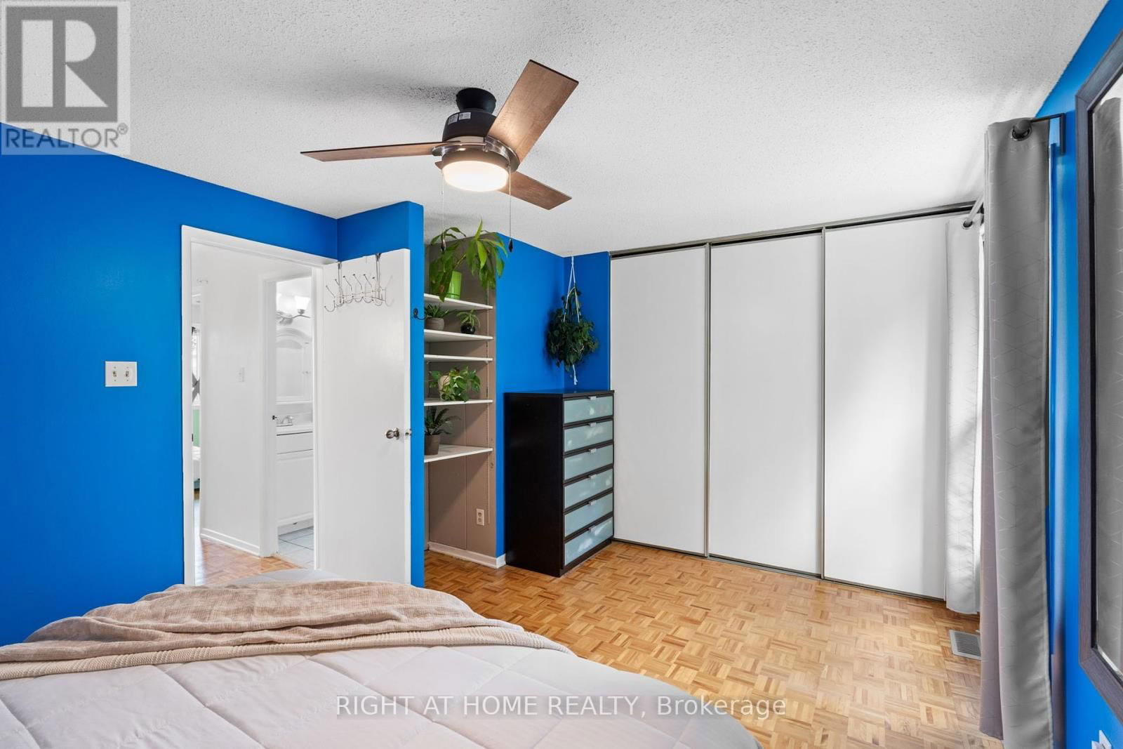 12B LARKSHIRE LANE Image 18