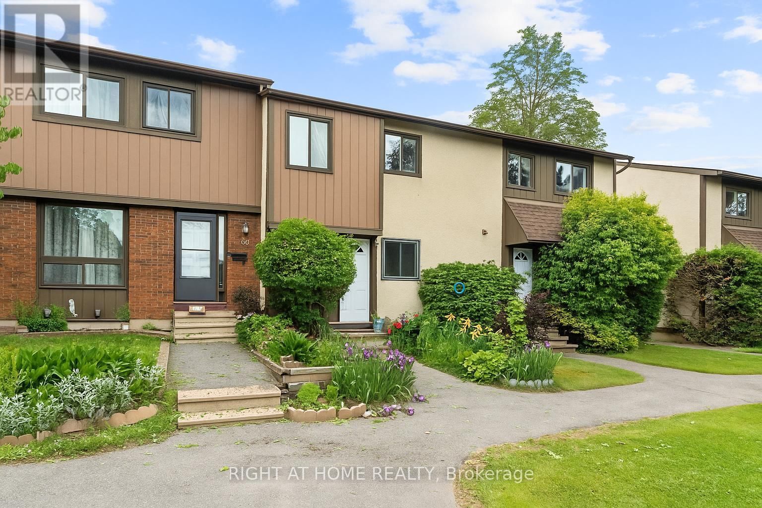 12B LARKSHIRE LANE Image 2