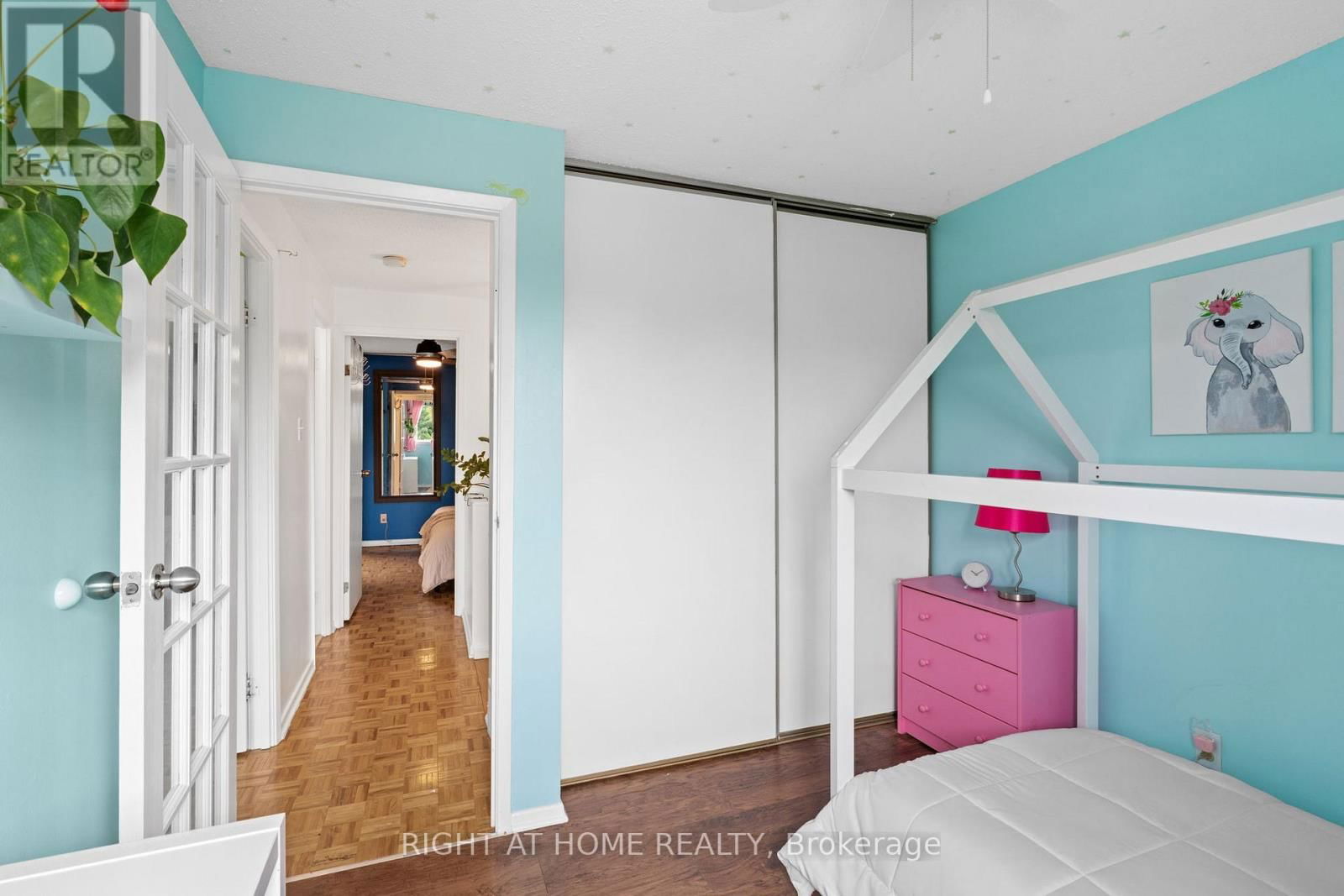 12B LARKSHIRE LANE Image 20
