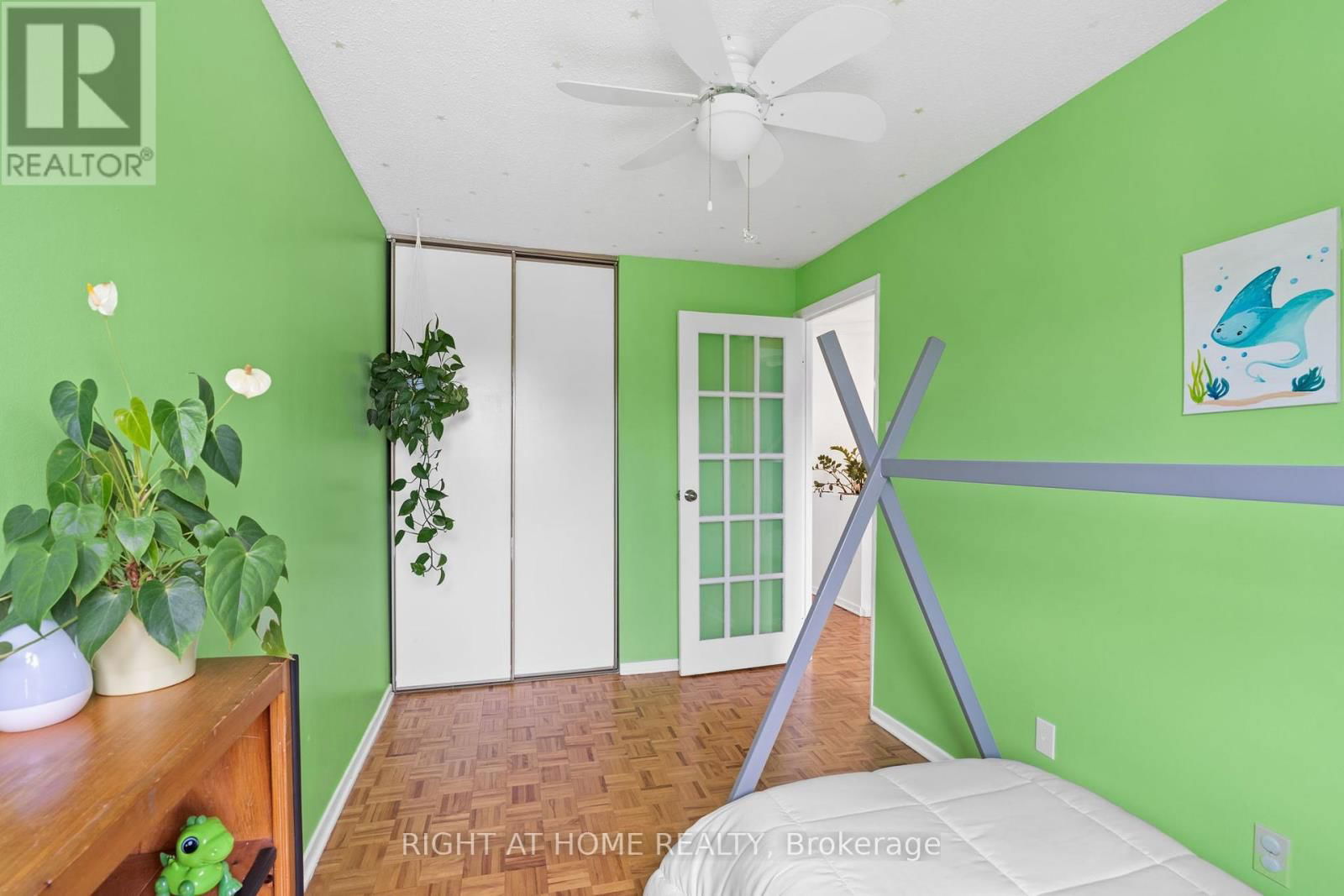 12B LARKSHIRE LANE Image 22
