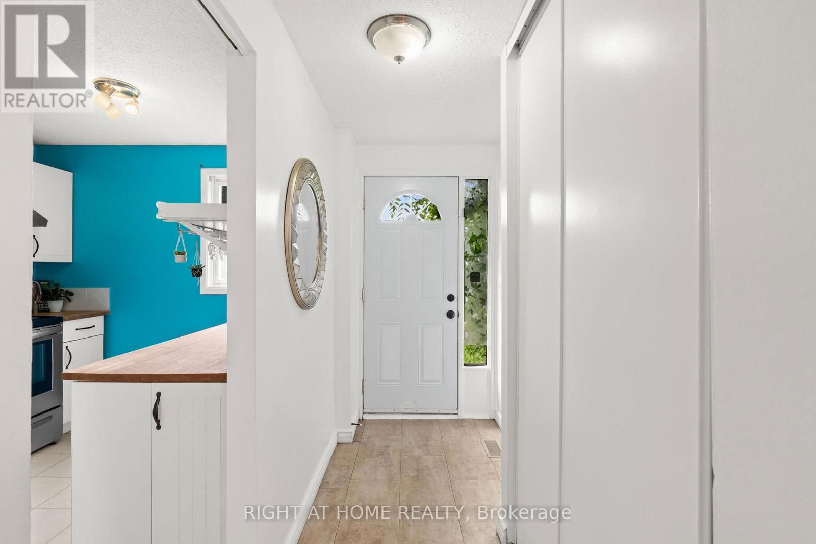 12B LARKSHIRE LANE Image 3
