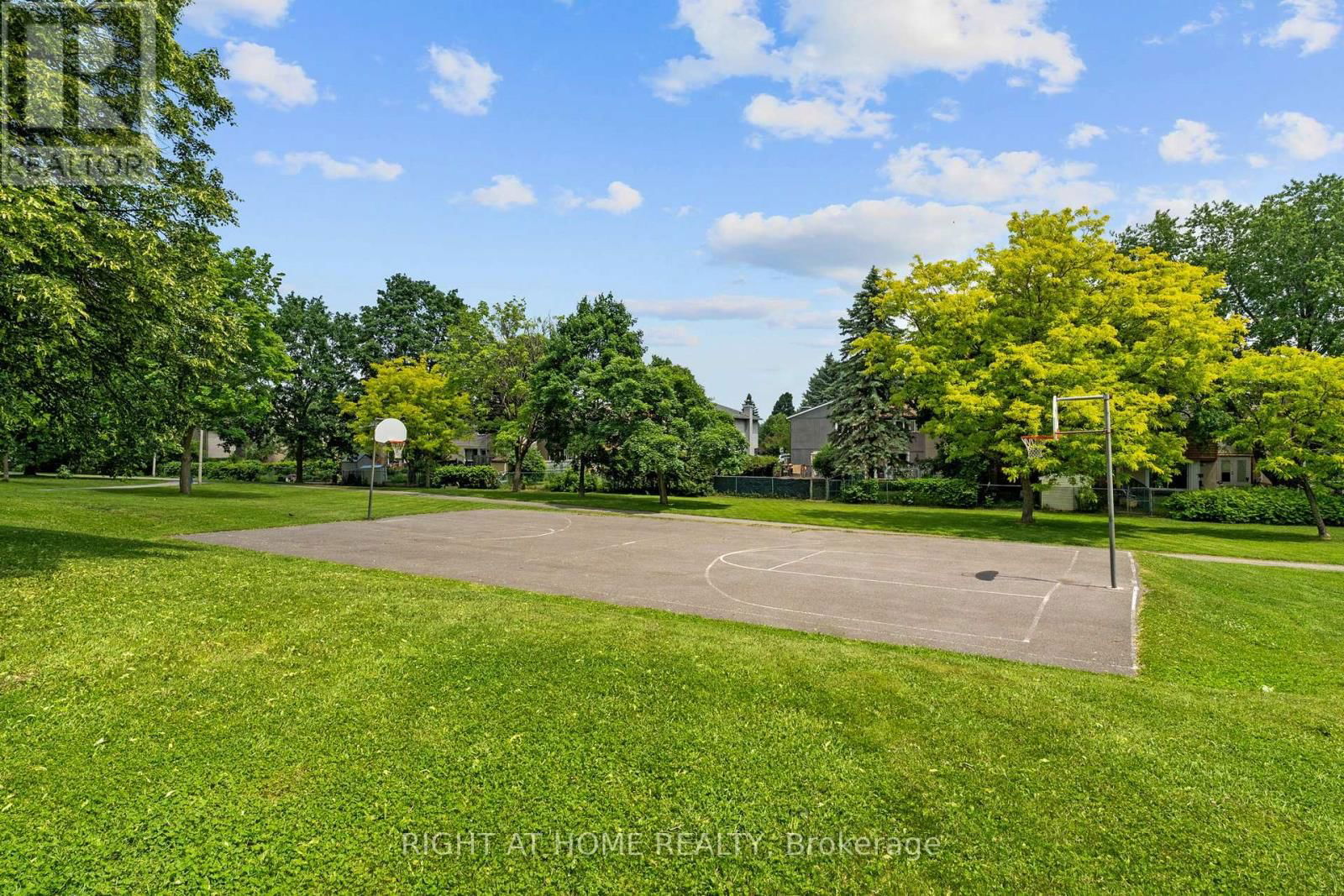 12B LARKSHIRE LANE Image 31