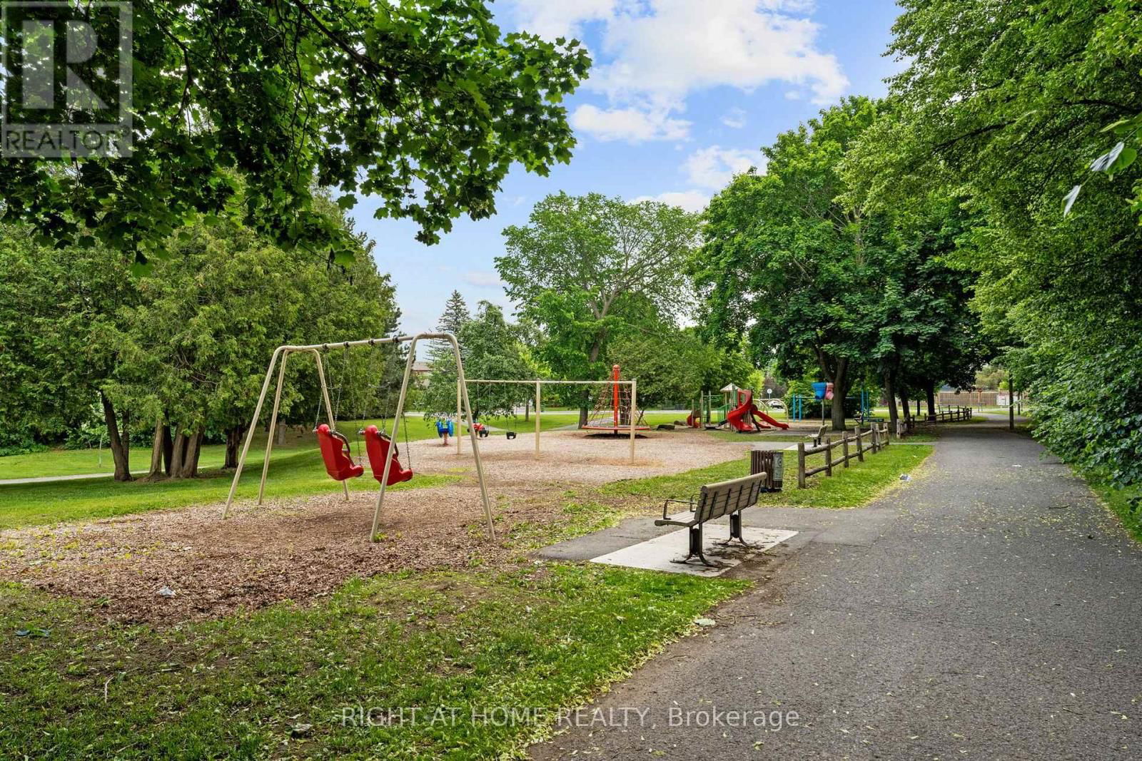 12B LARKSHIRE LANE Image 32