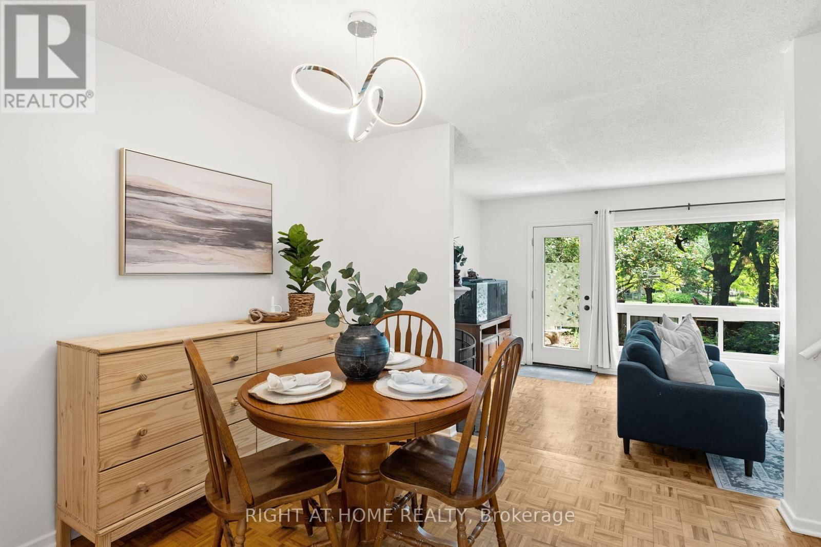12B LARKSHIRE LANE Image 9