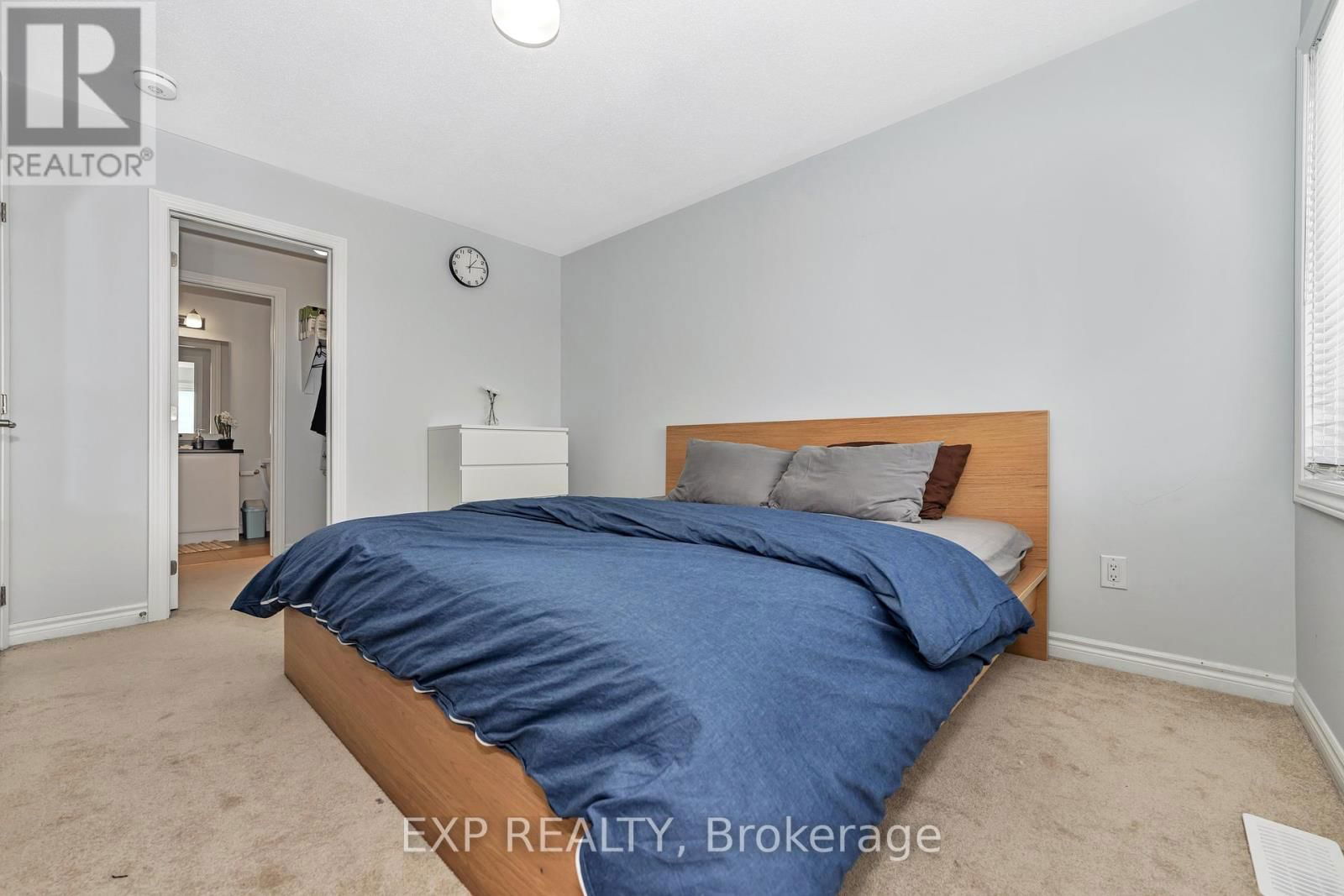 878 ATLAS TERRACE Image 18