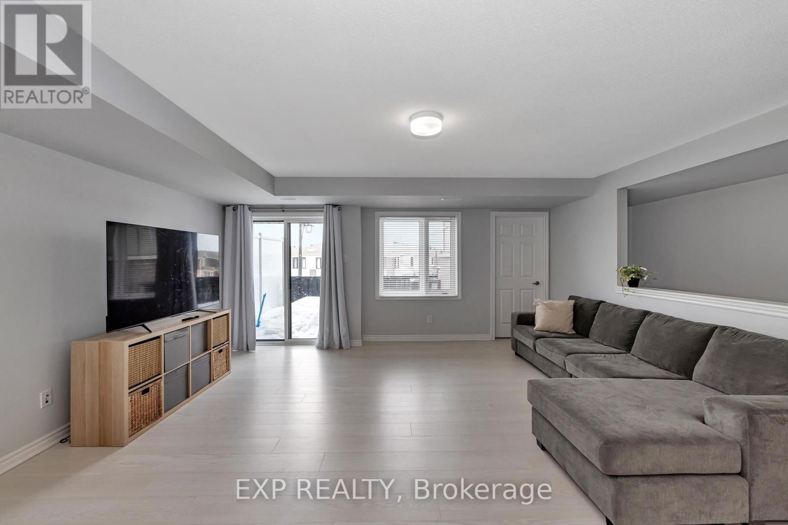 878 ATLAS TERRACE Image 6