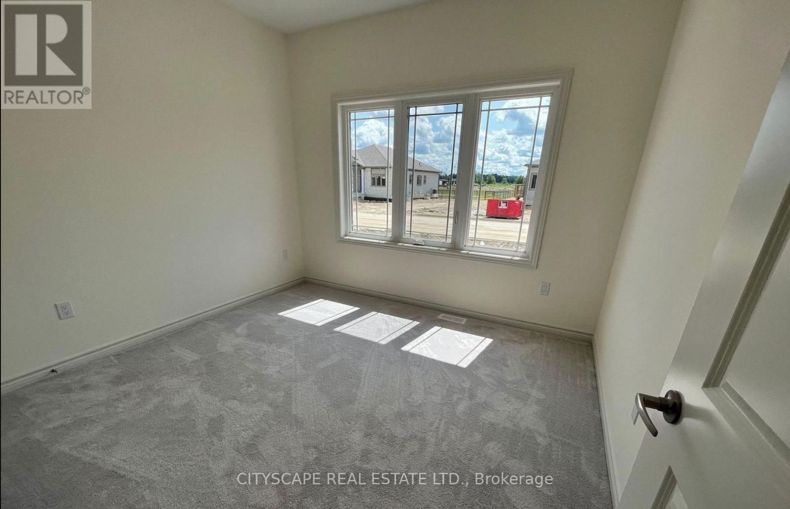 122 ELLEN STREET Image 10