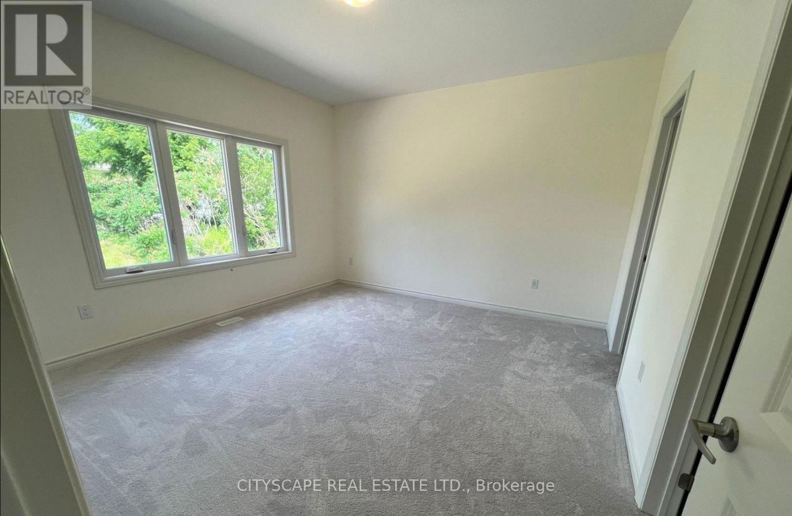 122 ELLEN STREET Image 11