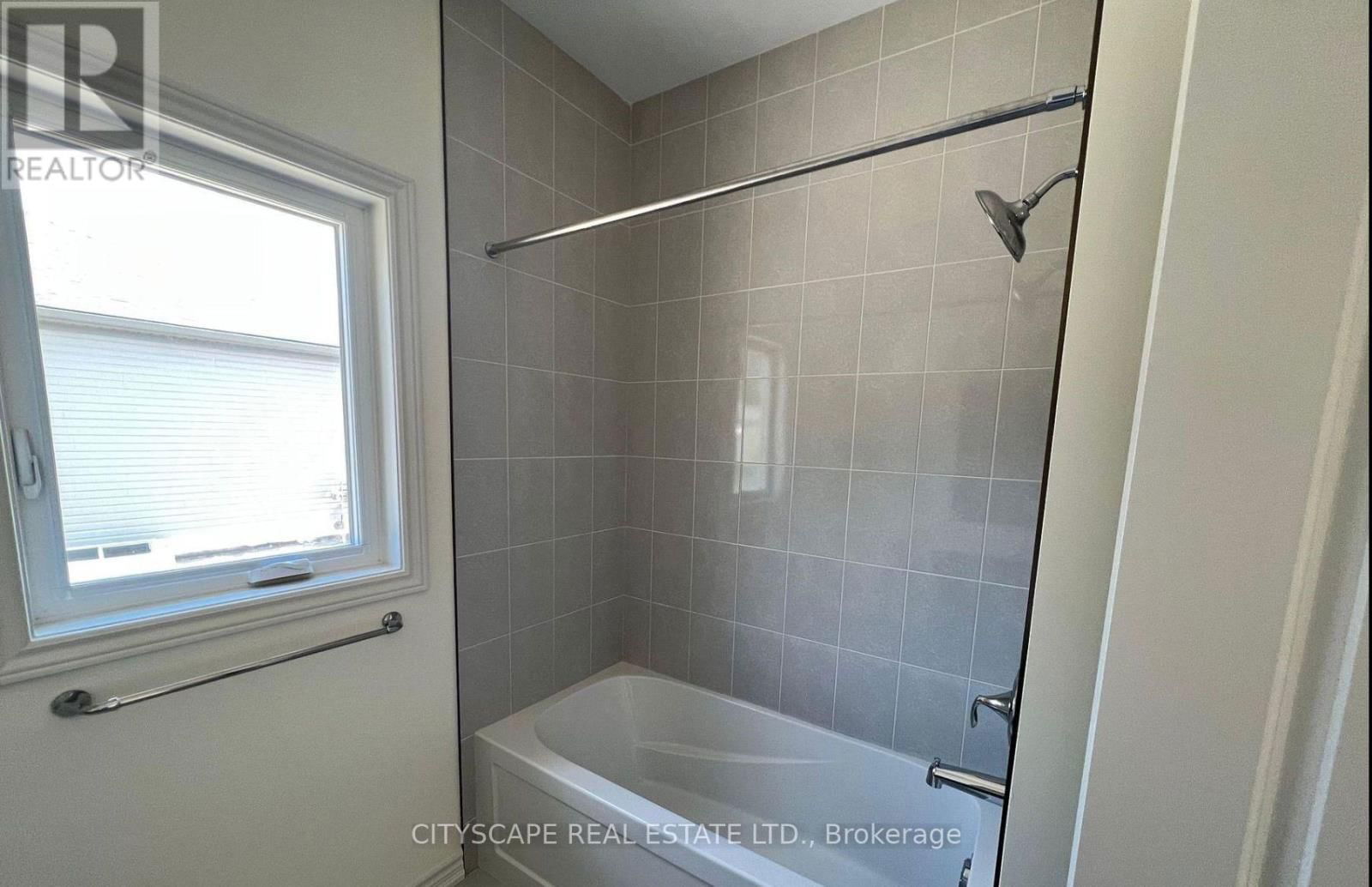 122 ELLEN STREET Image 14