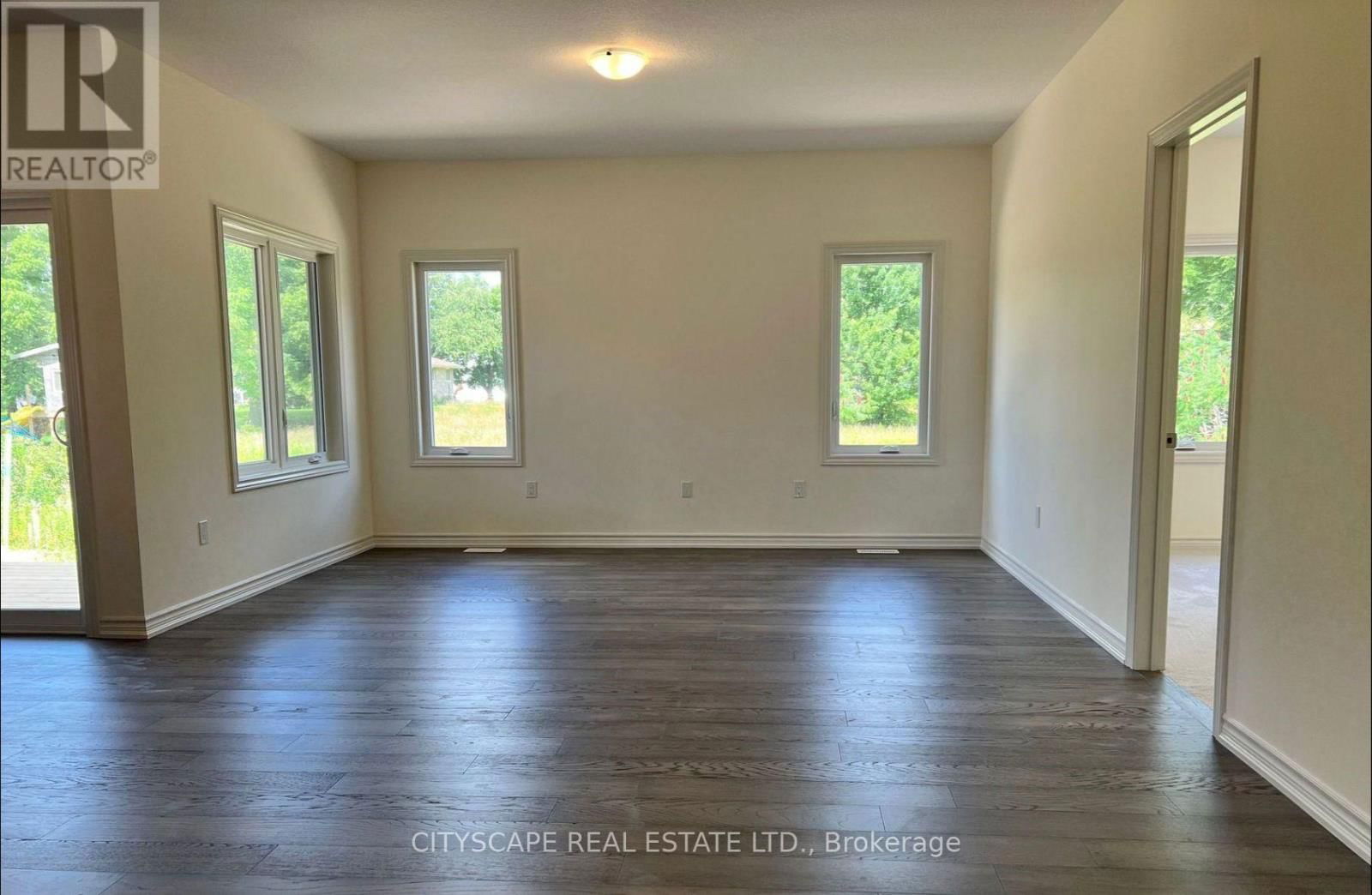 122 ELLEN STREET Image 6