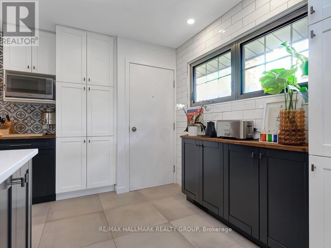2447 MAGNUS AVENUE Image 15