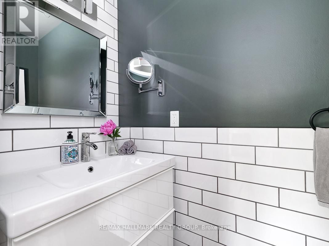 2447 MAGNUS AVENUE Image 19