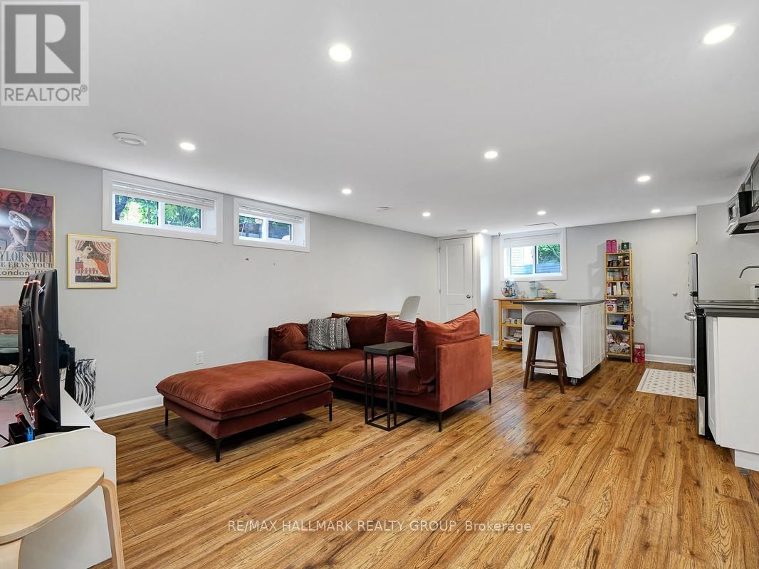 2447 MAGNUS AVENUE Image 26