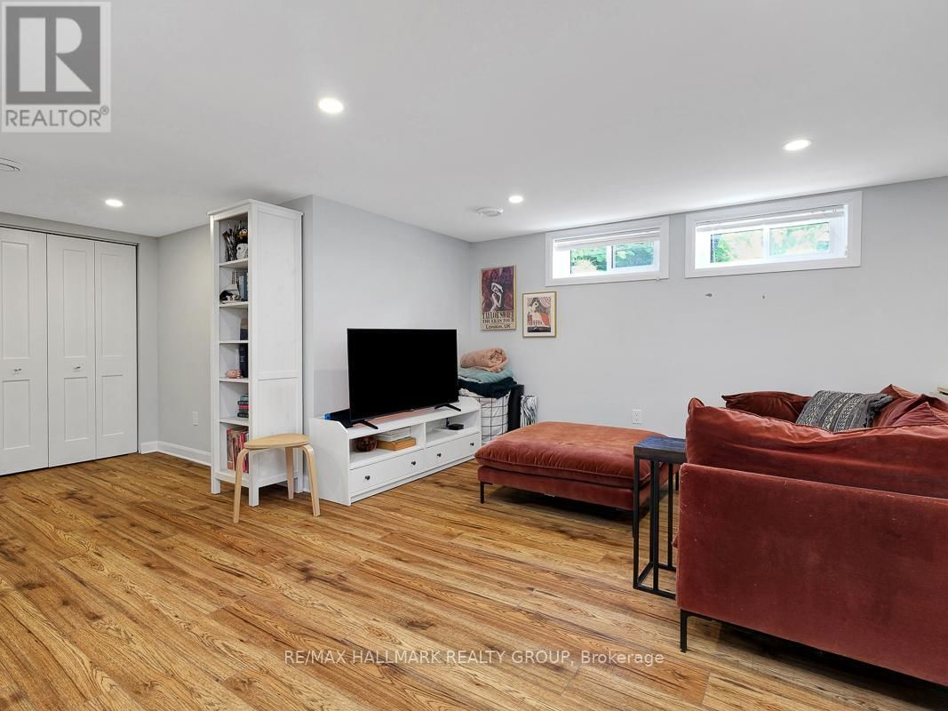 2447 MAGNUS AVENUE Image 27