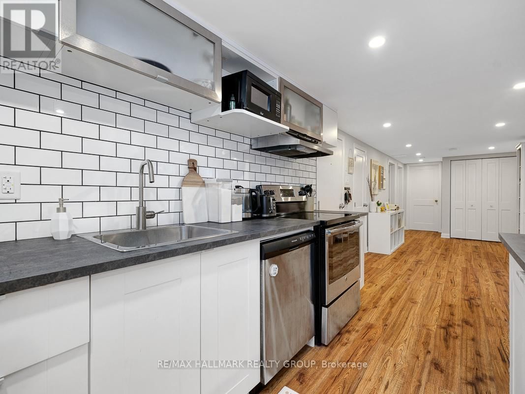 2447 MAGNUS AVENUE Image 30