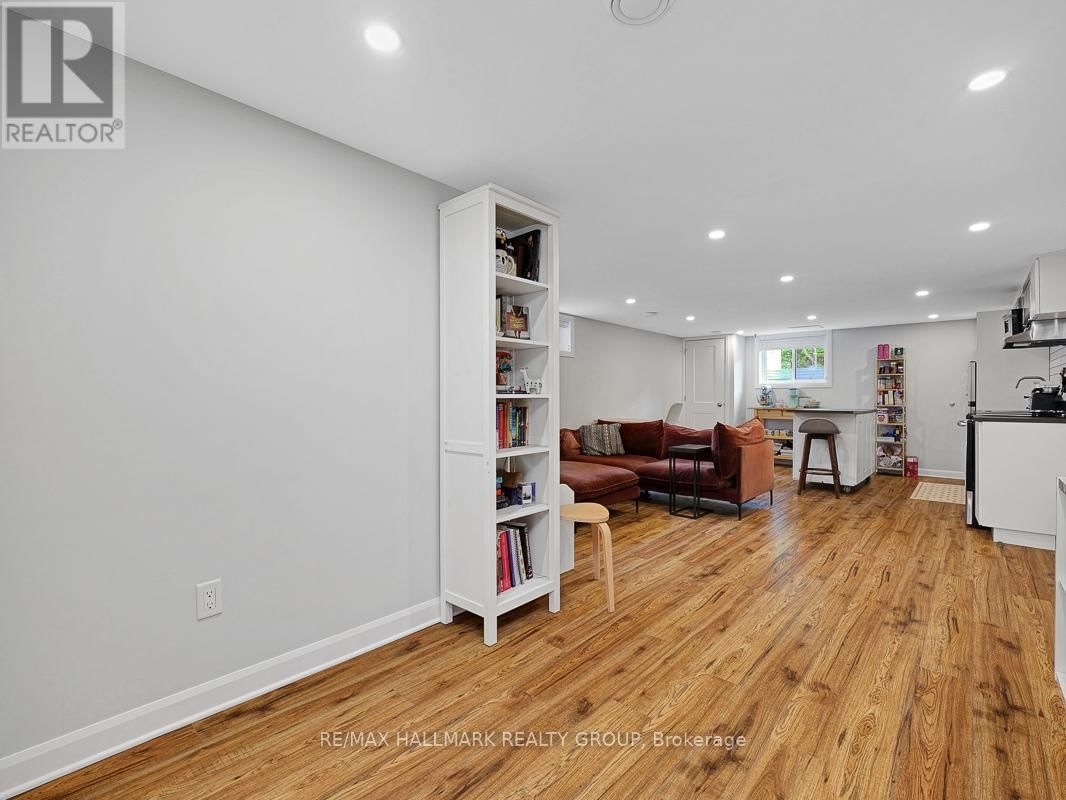 2447 MAGNUS AVENUE Image 32