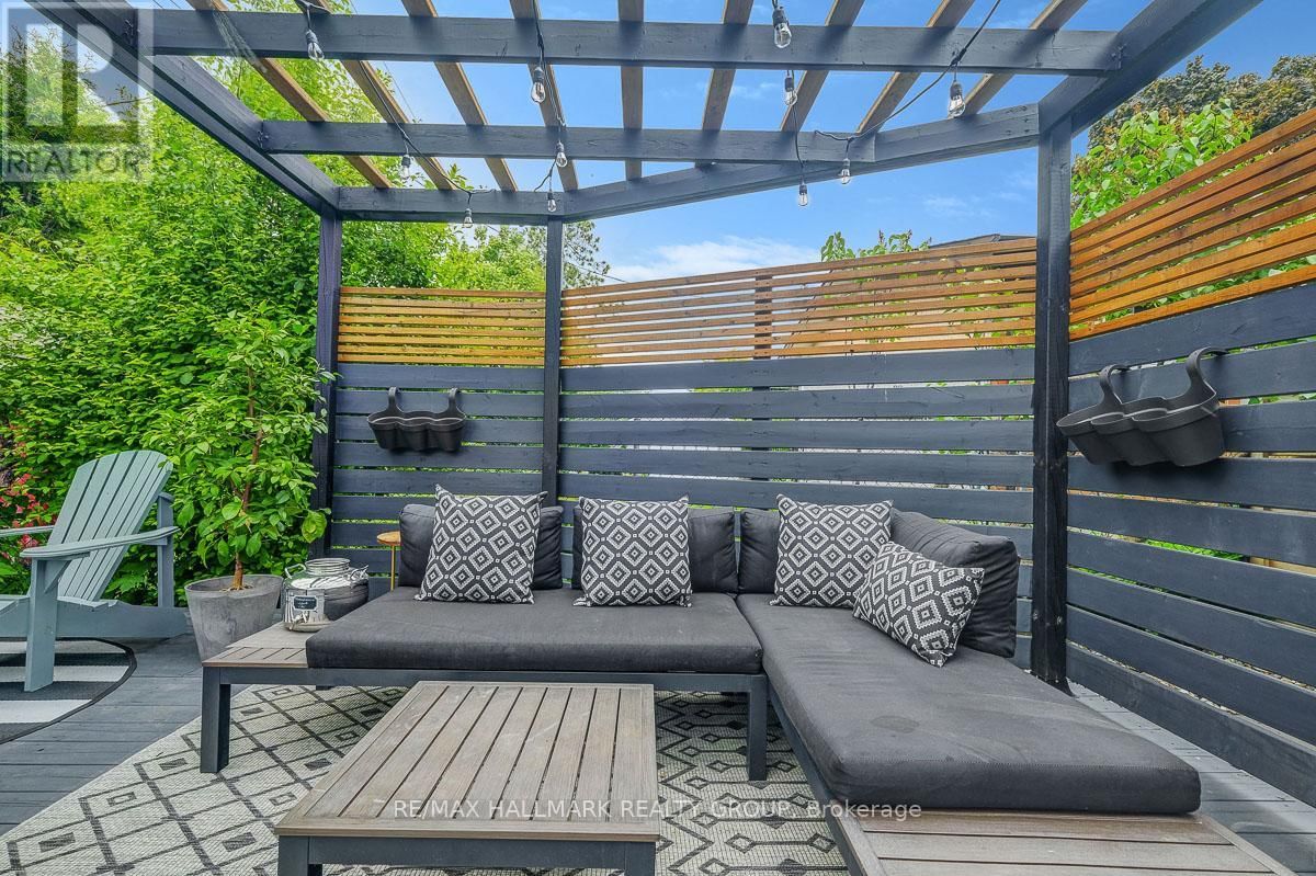 2447 MAGNUS AVENUE Image 41