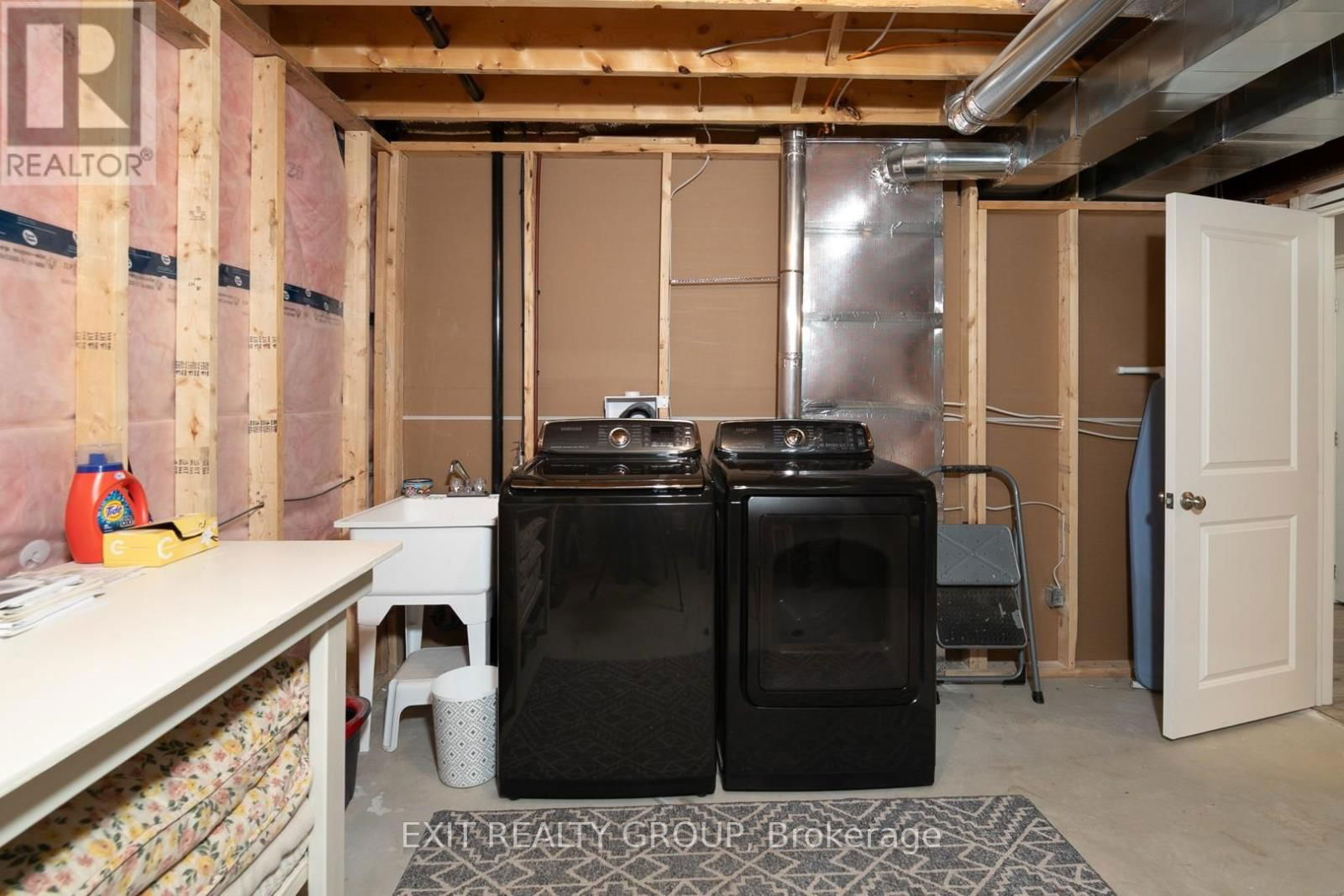 37 CALEB CRESCENT Image 36
