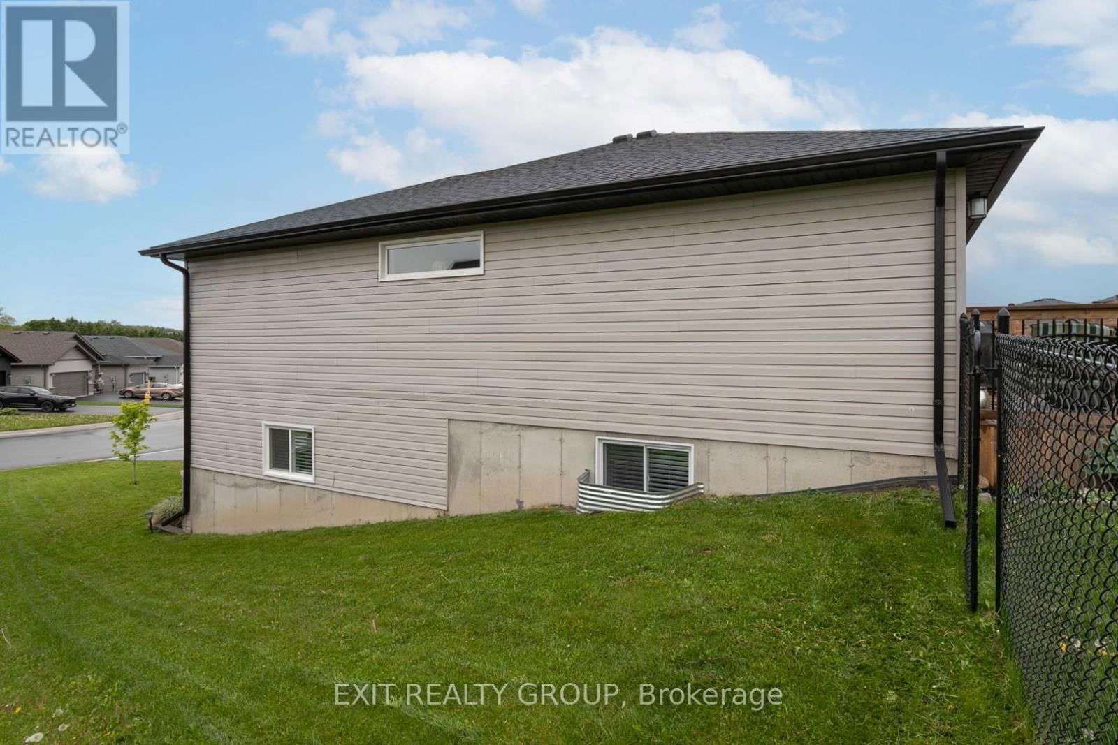 37 CALEB CRESCENT Image 43