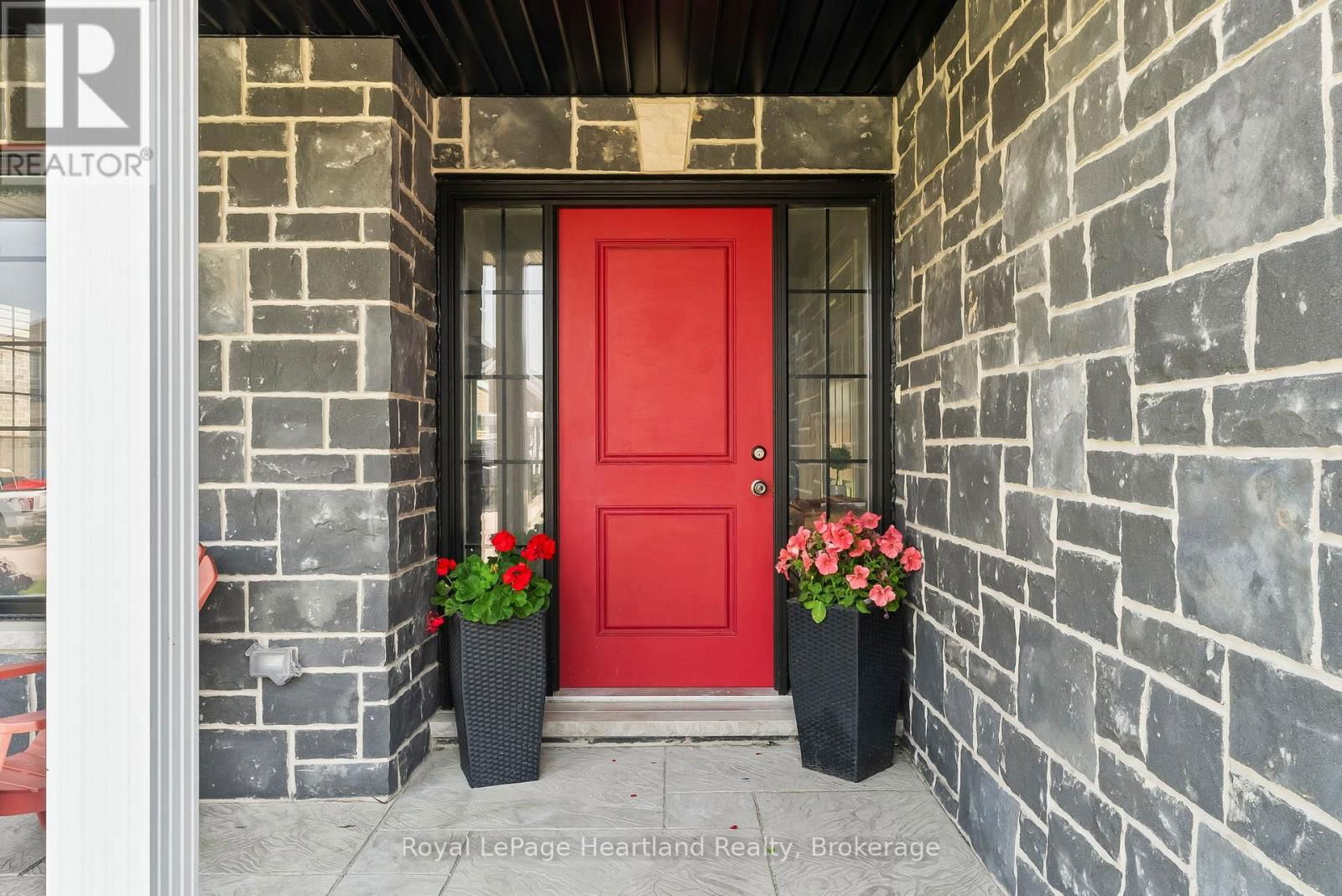 97 FORBES CRESCENT Image 11