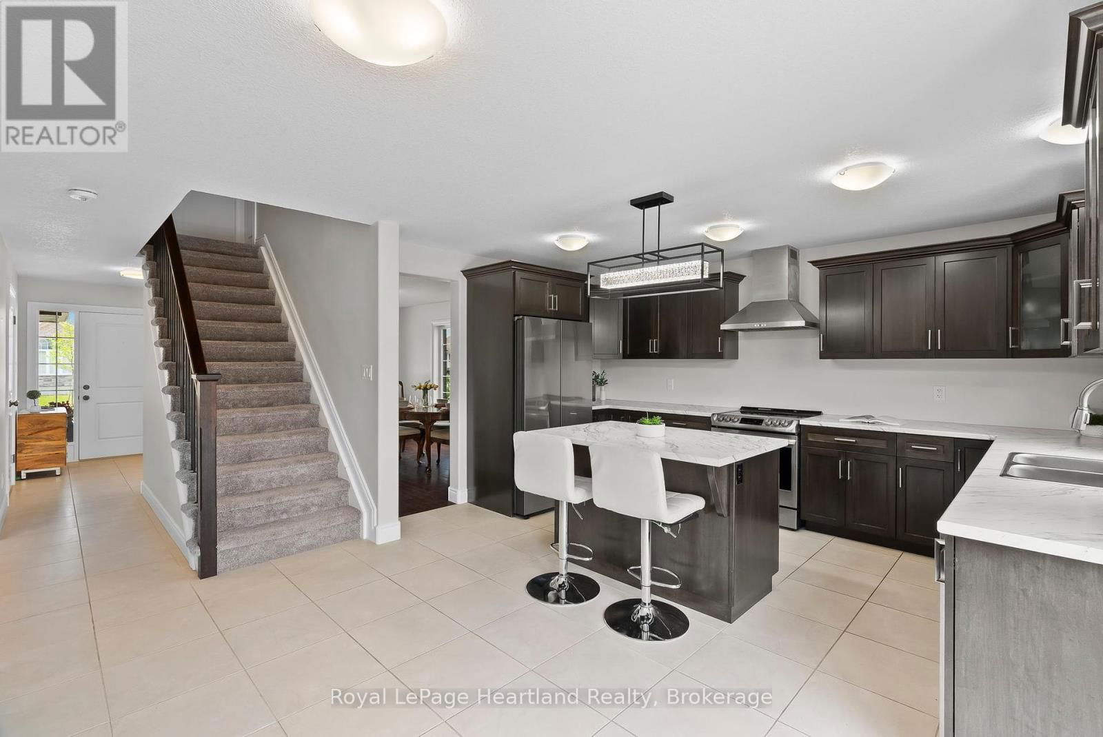 97 FORBES CRESCENT Image 19
