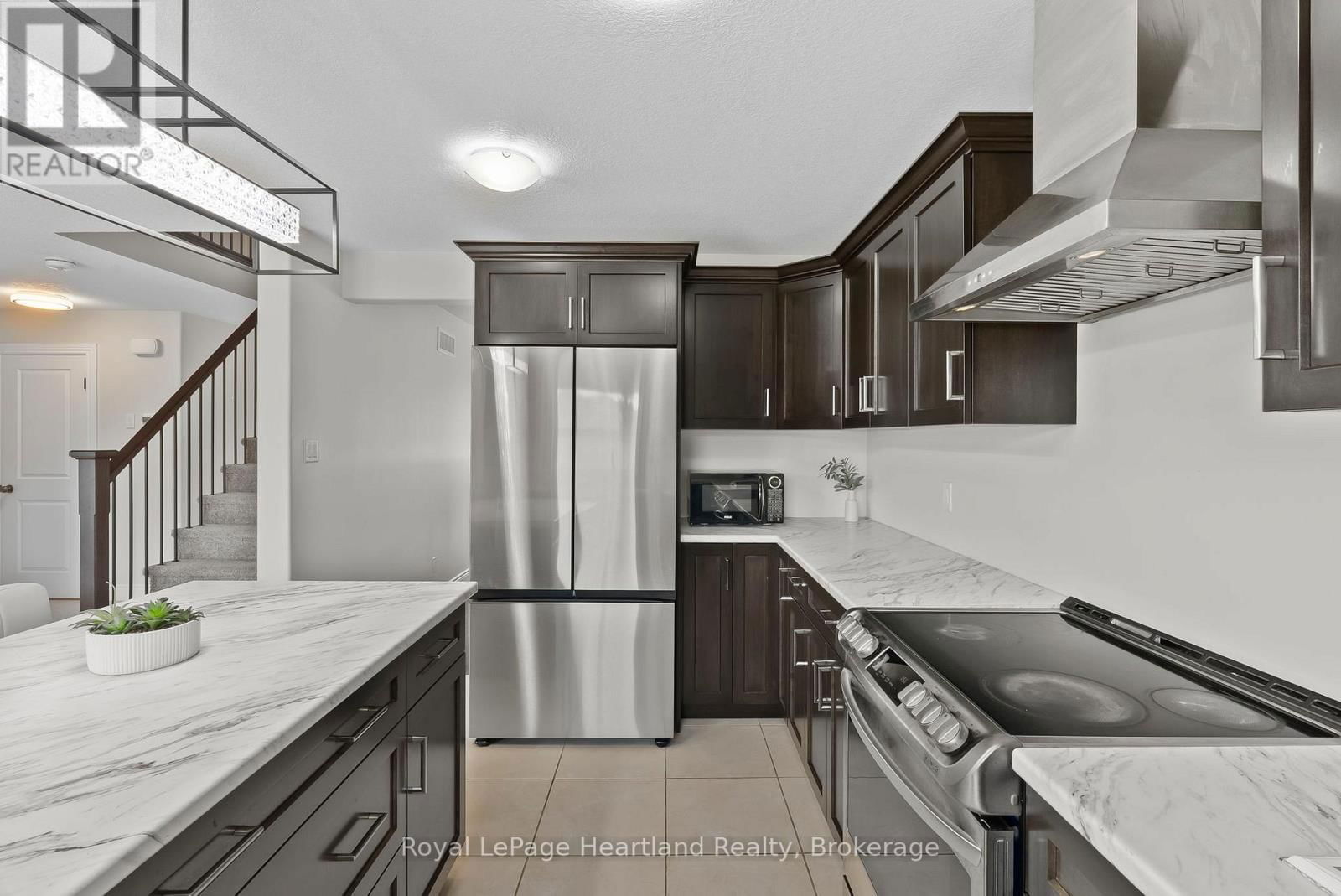 97 FORBES CRESCENT Image 20