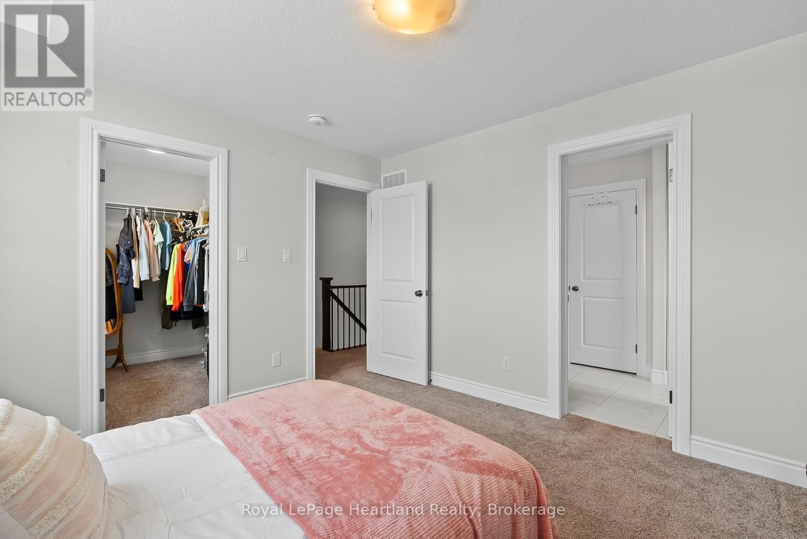 97 FORBES CRESCENT Image 32