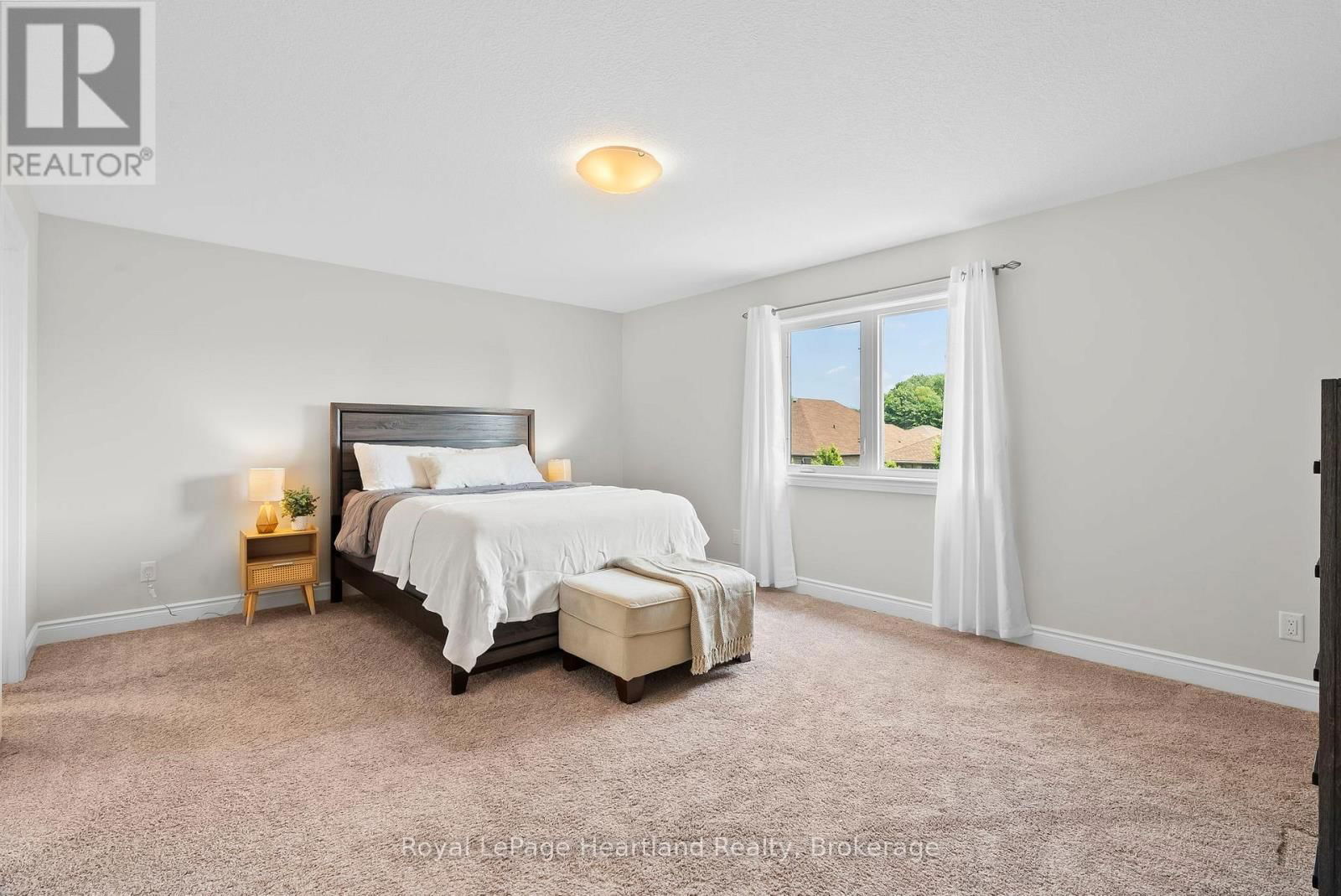 97 FORBES CRESCENT Image 37