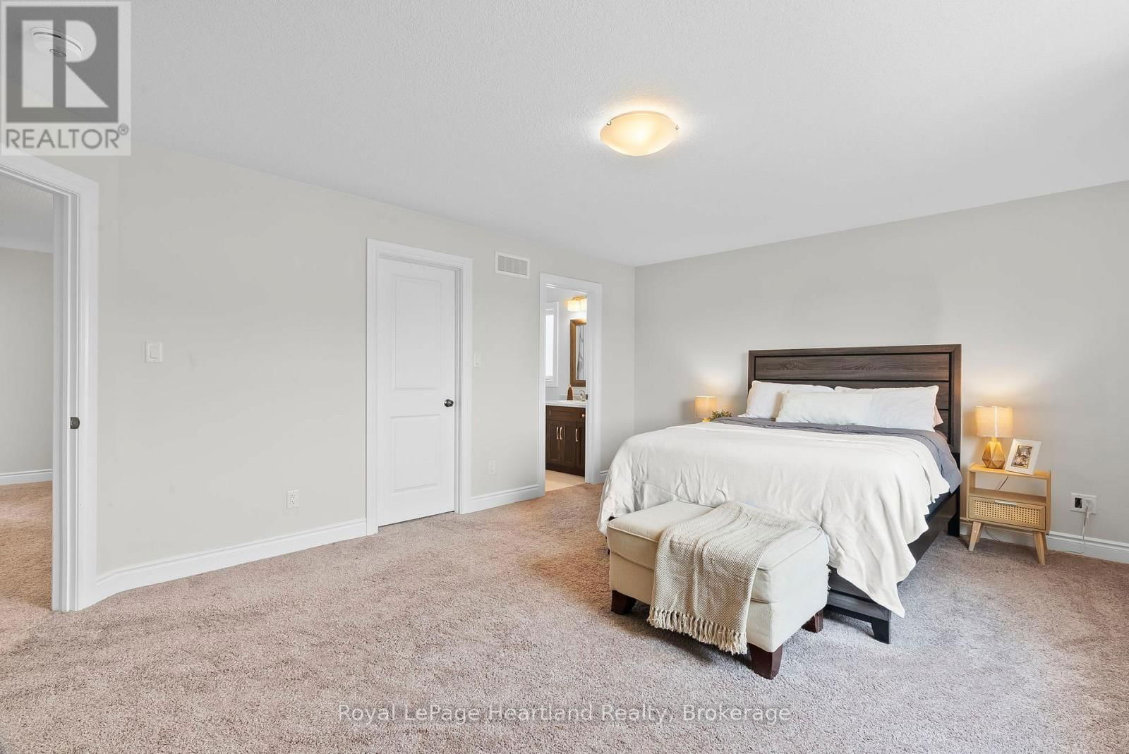 97 FORBES CRESCENT Image 38