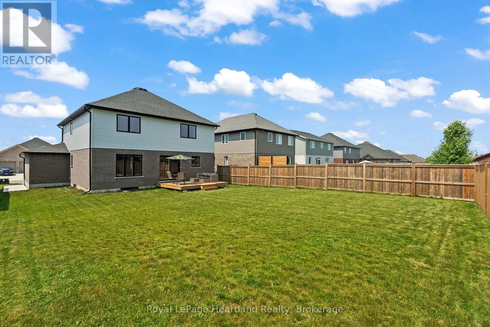 97 FORBES CRESCENT Image 45