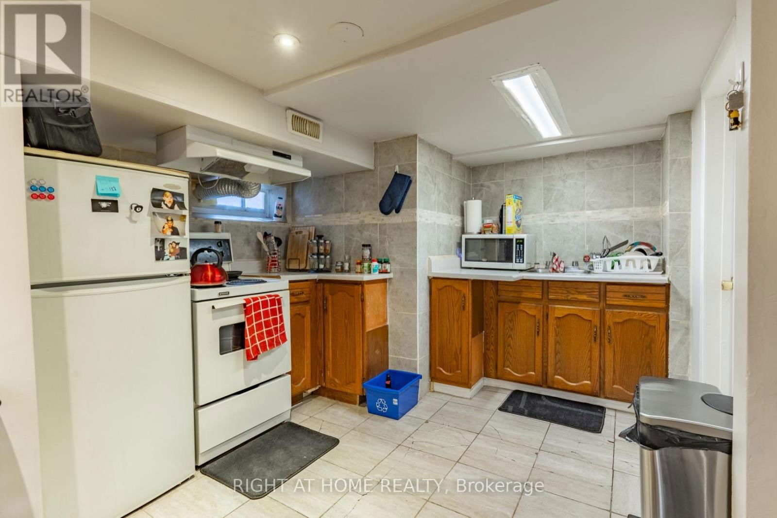 487 CANNON STREET EAST Image 12