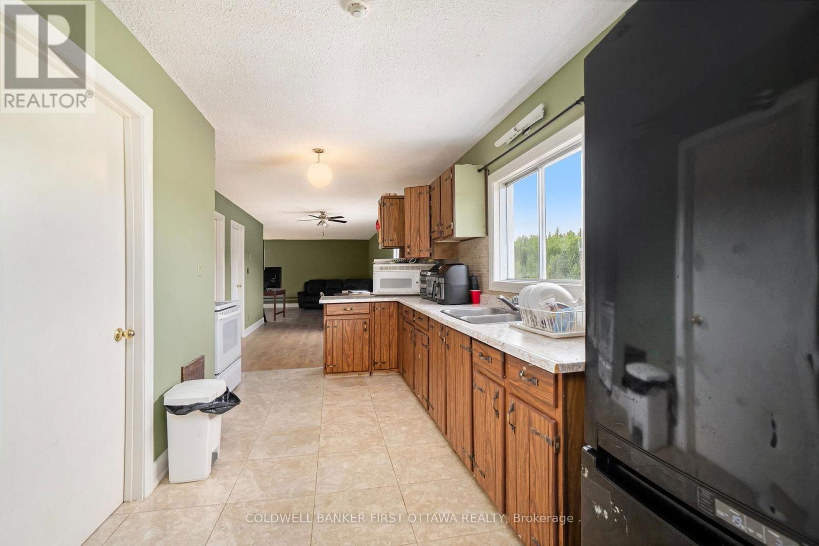 9628 HWY 509 Image 15