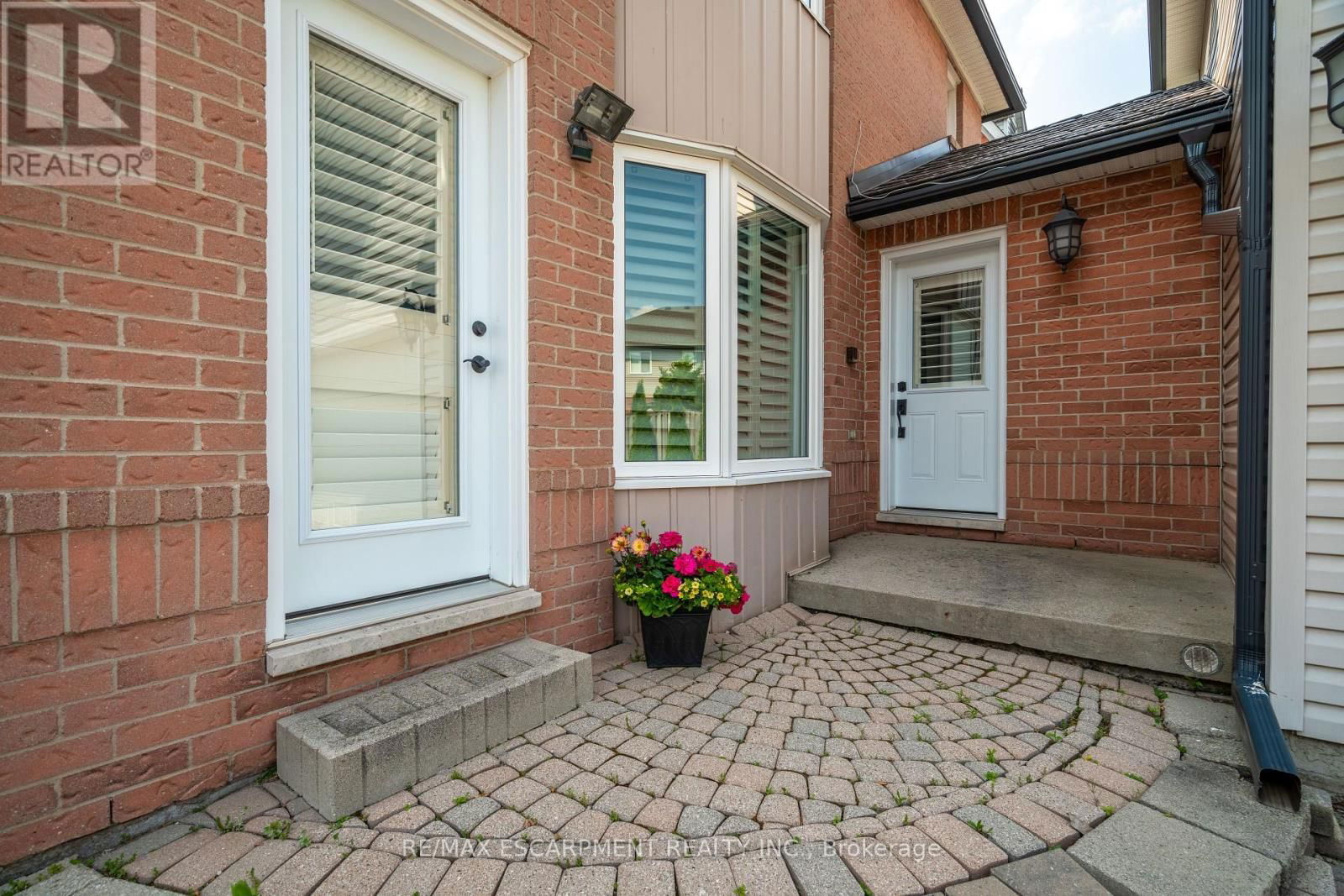 89 MEADOWLANDS BOULEVARD Image 30