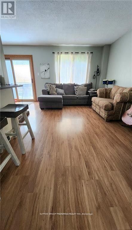 48 ANDERSON STREET Image 10