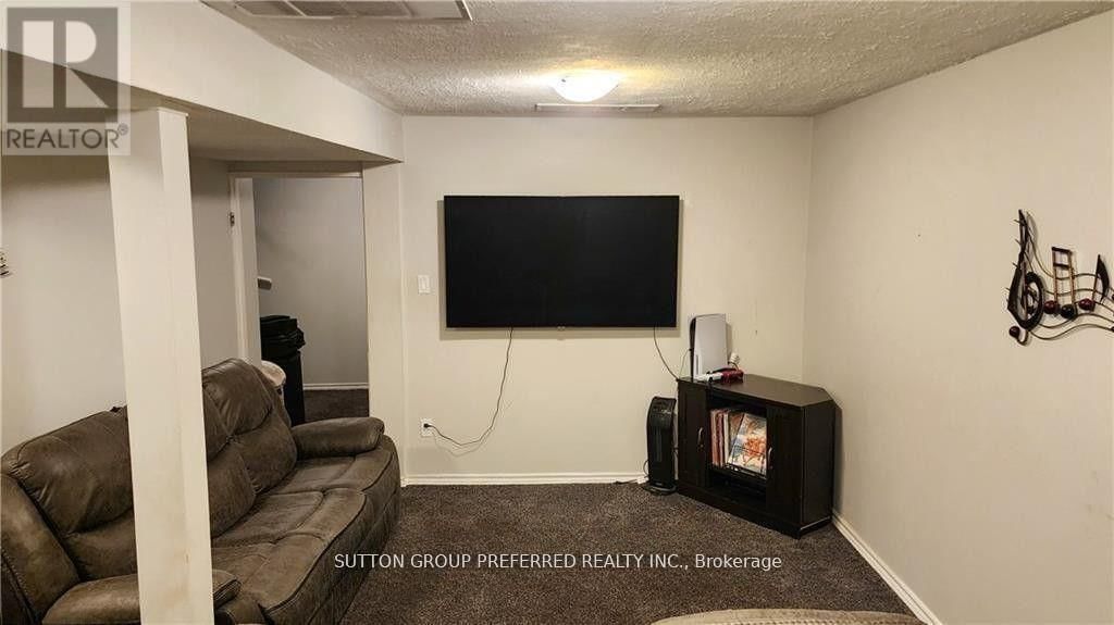 48 ANDERSON STREET Image 24