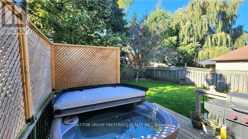 48 ANDERSON STREET Image 26