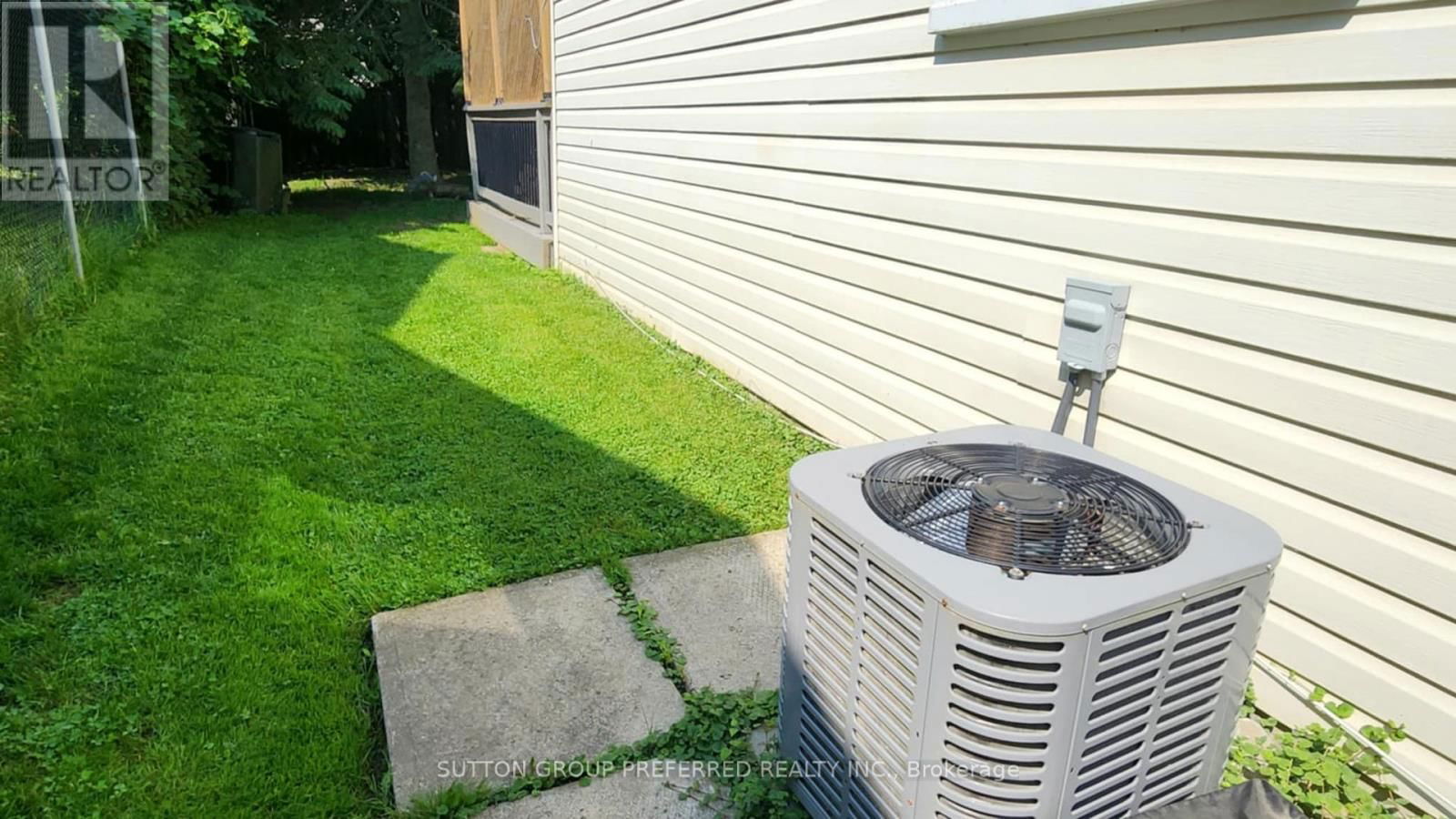 48 ANDERSON STREET Image 30