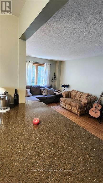 48 ANDERSON STREET Image 9