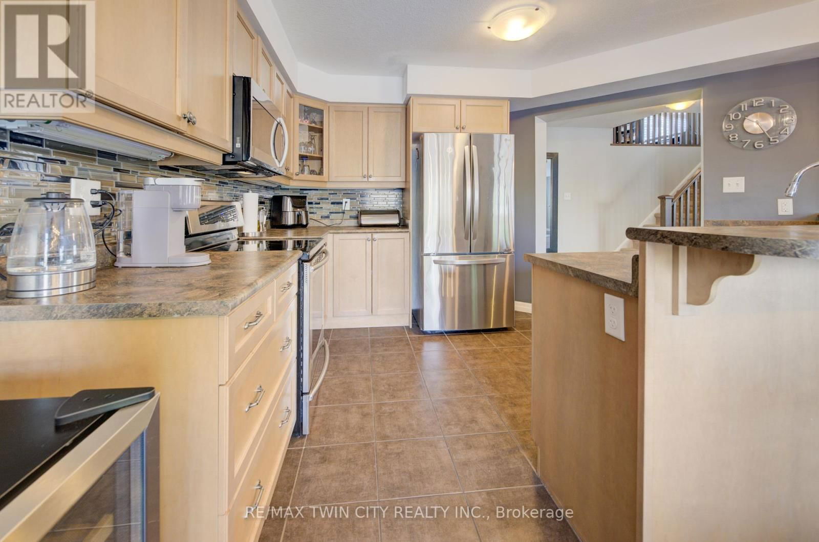 354 SALISBURY AVENUE Image 11