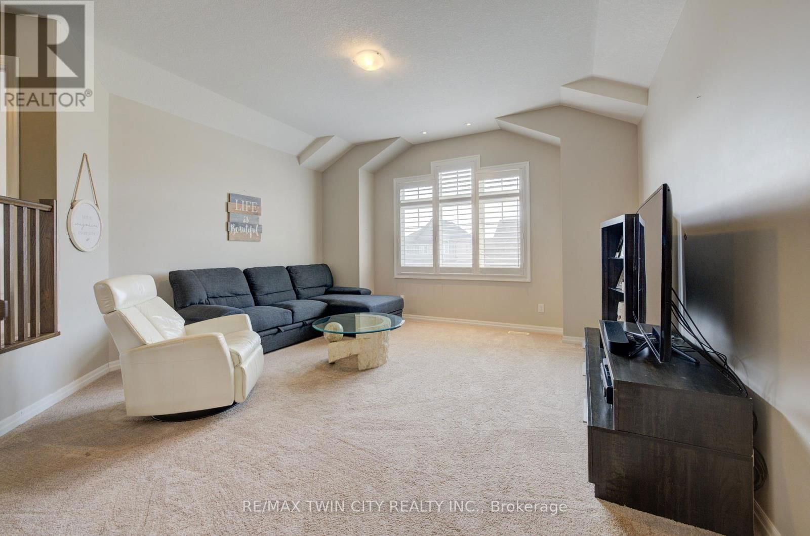 354 SALISBURY AVENUE Image 13