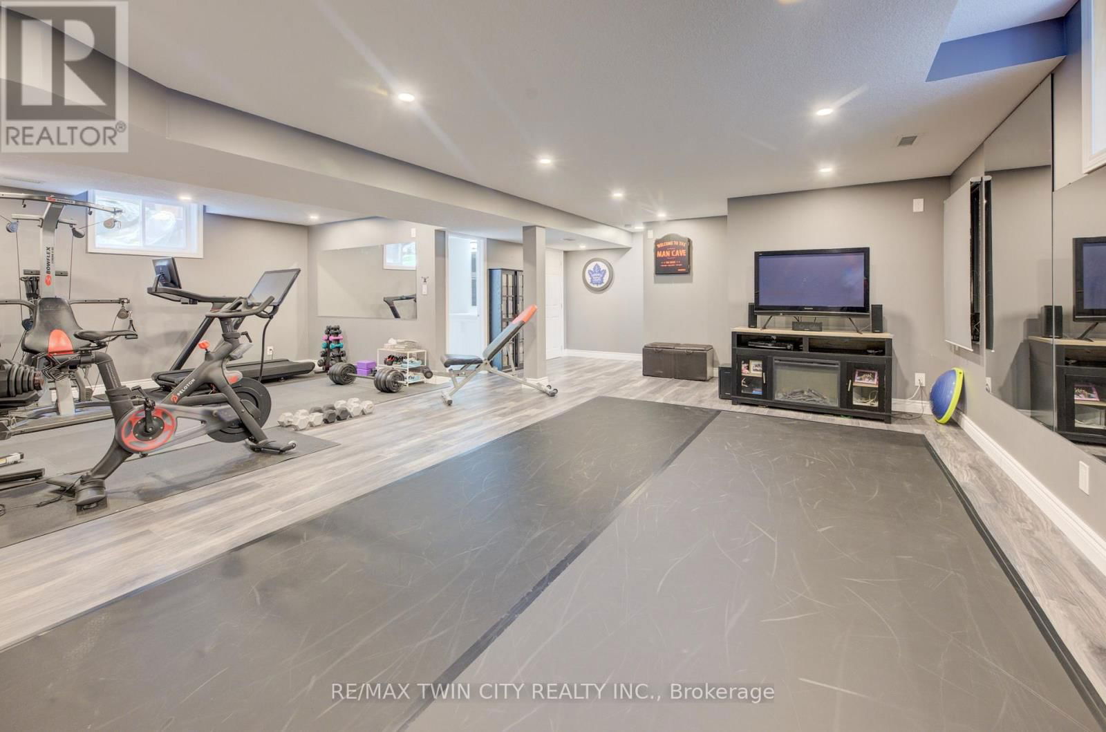 354 SALISBURY AVENUE Image 24